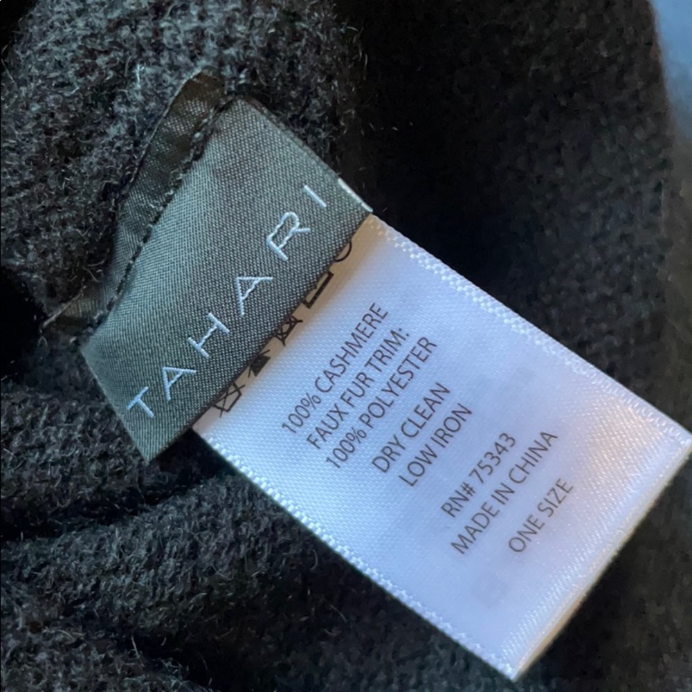 Tahari 100% Cashmere Black Beanie NWT - Picture 3 of 3